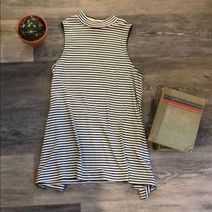 Striped high neck sleeveless shirt